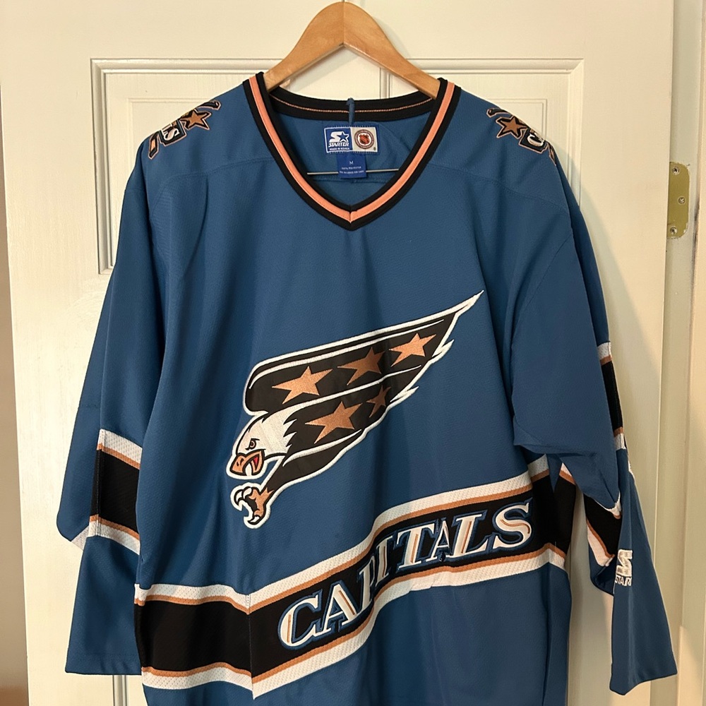 Washington Capitals Hockey Jersey - Size M
